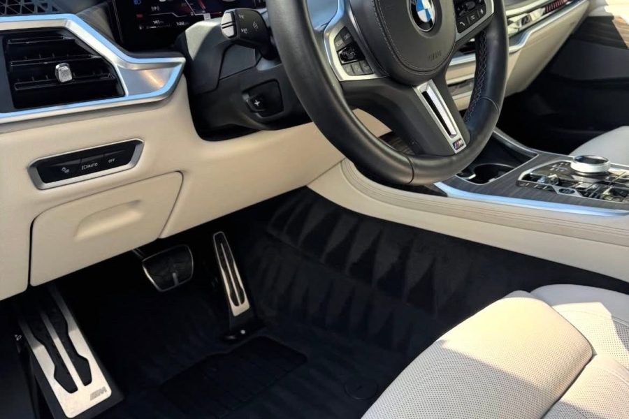 Detailed interior vacuuming and dashboard cleaning service in Cambridge, Illinois
